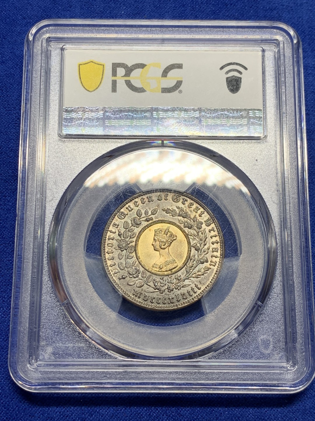 欢迎参加《竞宝斋》五一特拍-第161场-周日，周一 2场 PCGS-MS65 英国 1848年双色克朗 最早的双金属币 亚军分 底板完美 转光漂亮