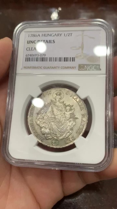 欢迎参加《竞宝斋》五一特拍-第161场-周日，周一 2场 NGC-UNCD 神圣罗马帝国 匈牙利1786年 圣母抱婴1/2泰勒 约瑟夫二世在位时铸造 少见品种，带转光 ngc严评压分了