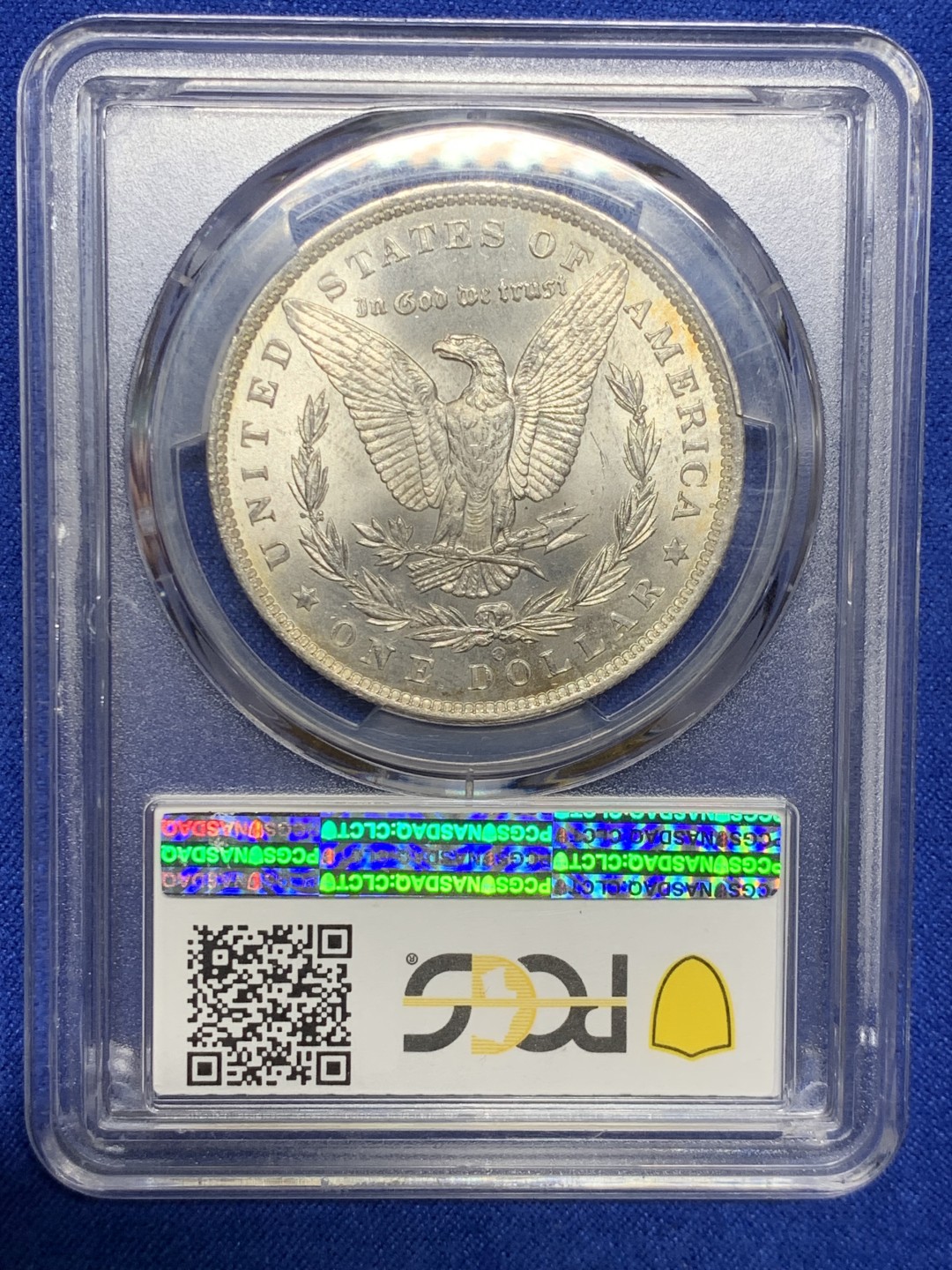 欢迎参加《竞宝斋》五一特拍-第161场-周日，周一 2场 PCGS MS64CAC 美国 1885年 摩根 女神面绿满彩 色系纯正 下方带月牙金  鹰面带光 底板好 盒子背面边小磕