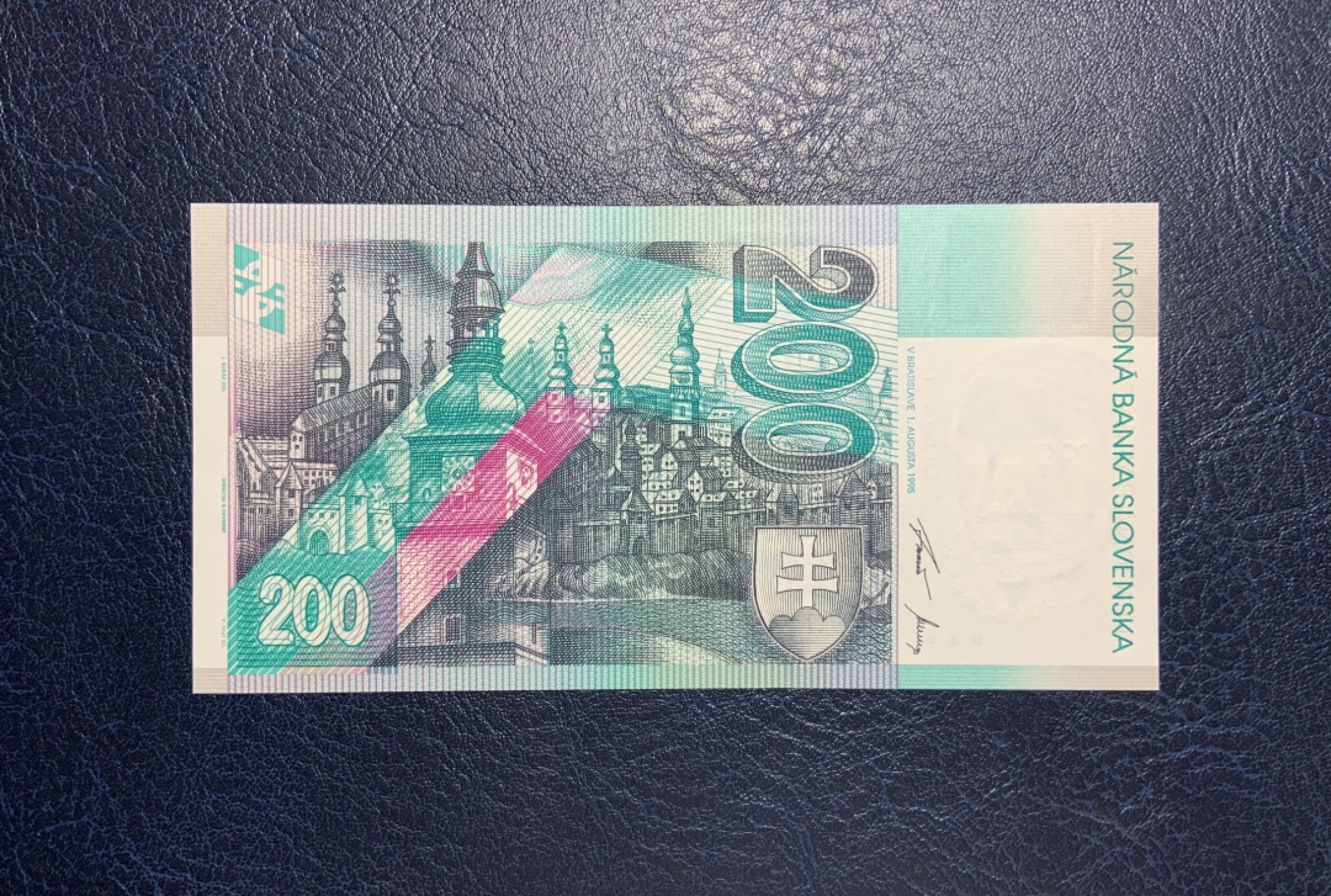 收藏联盟Quantum Auction 第255期拍卖  斯洛伐克2000年200克朗千禧年纪念钞 品相全新UNC