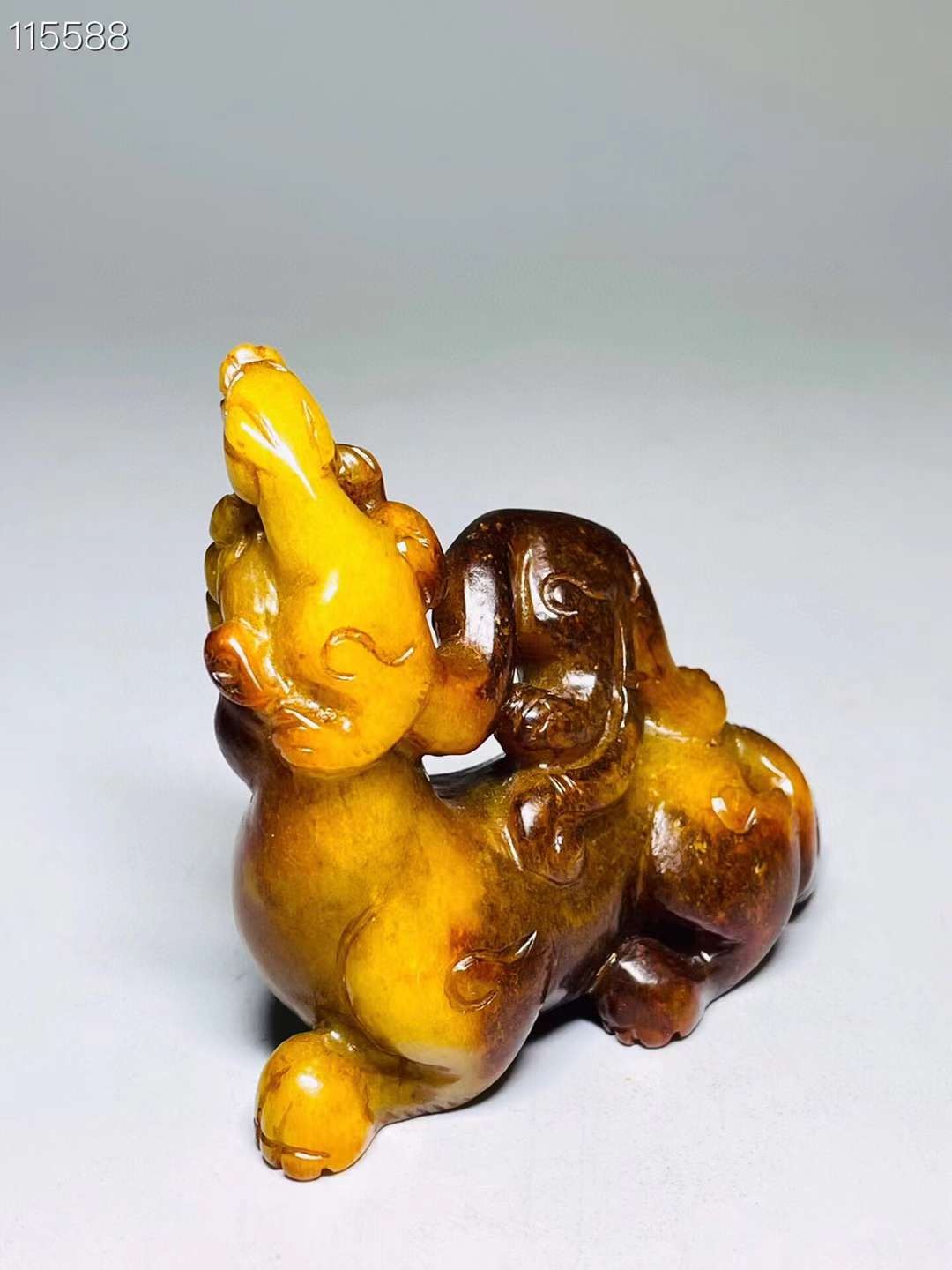 旧藏●精品和田玉精雕子母兽摆件