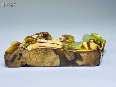 旧藏●精品和田玉精雕毛笔架 旧藏●精品和田玉精雕毛笔架