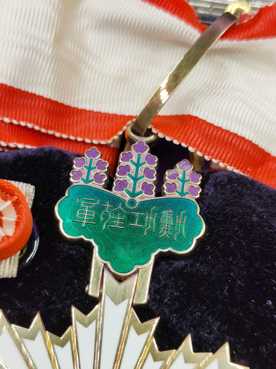 全场0元起拍 第52期 咸鱼国勋章拍卖专场 5月3日（周三）下午6：00开始 美品日本三等旭日章 银制珐琅带盒略