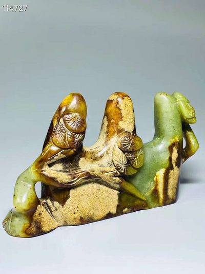 旧藏●精品和田玉精雕毛笔架 旧藏●精品和田玉精雕毛笔架