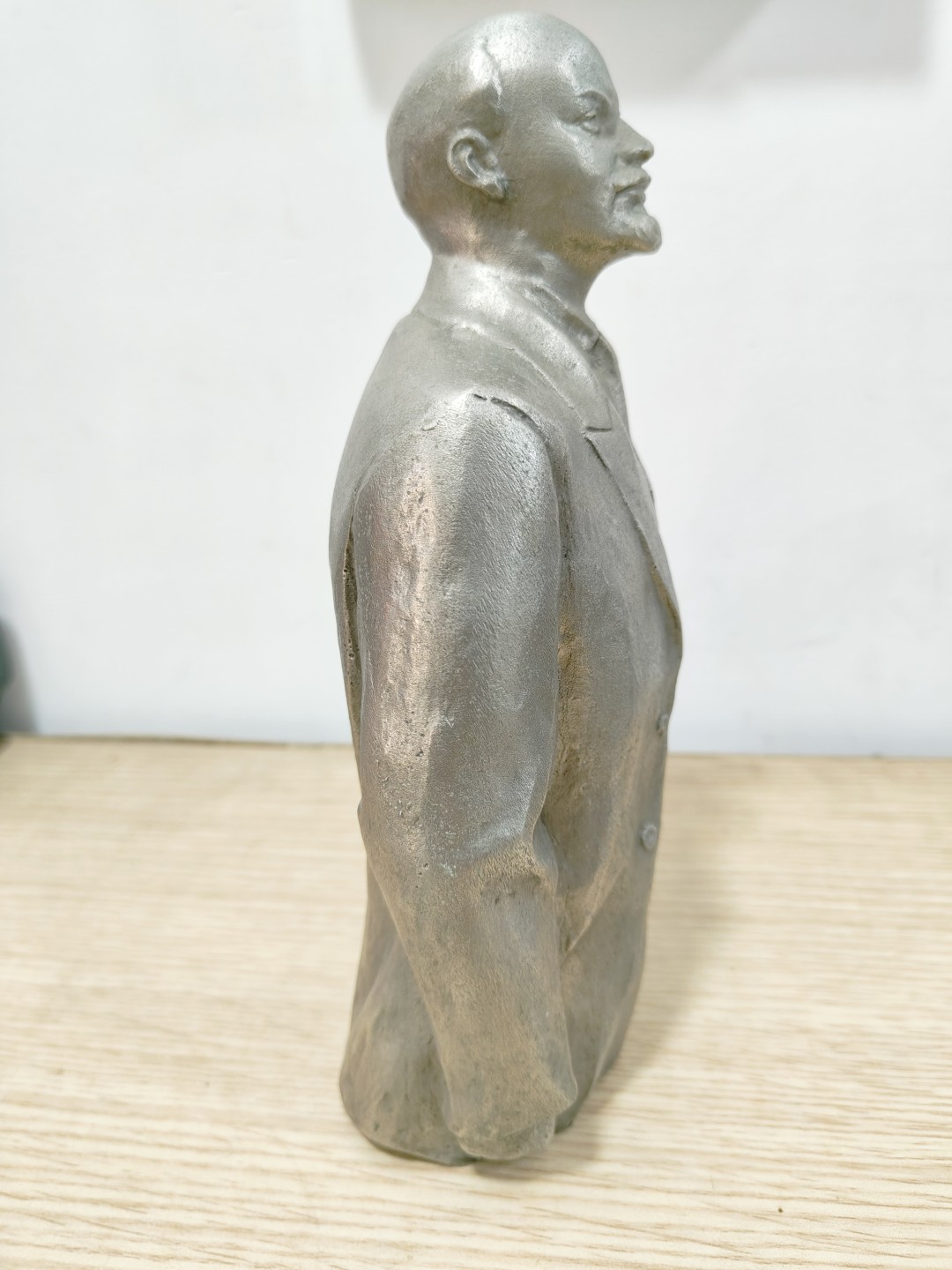 全场0元起拍 第52期 咸鱼国勋章拍卖专场 5月3日（周三）下午6：00开始 苏联产列宁金属塑像 高24CM 宽18CM