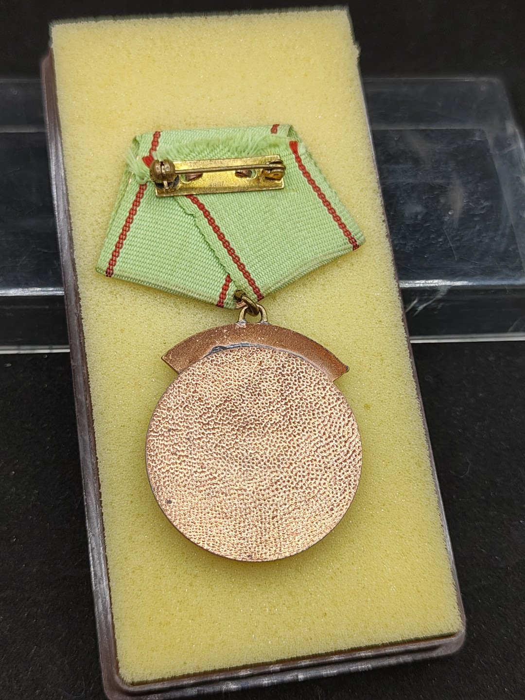 全场0元起拍 第52期 咸鱼国勋章拍卖专场 5月3日（周三）下午6：00开始 东德警察荣誉勋章