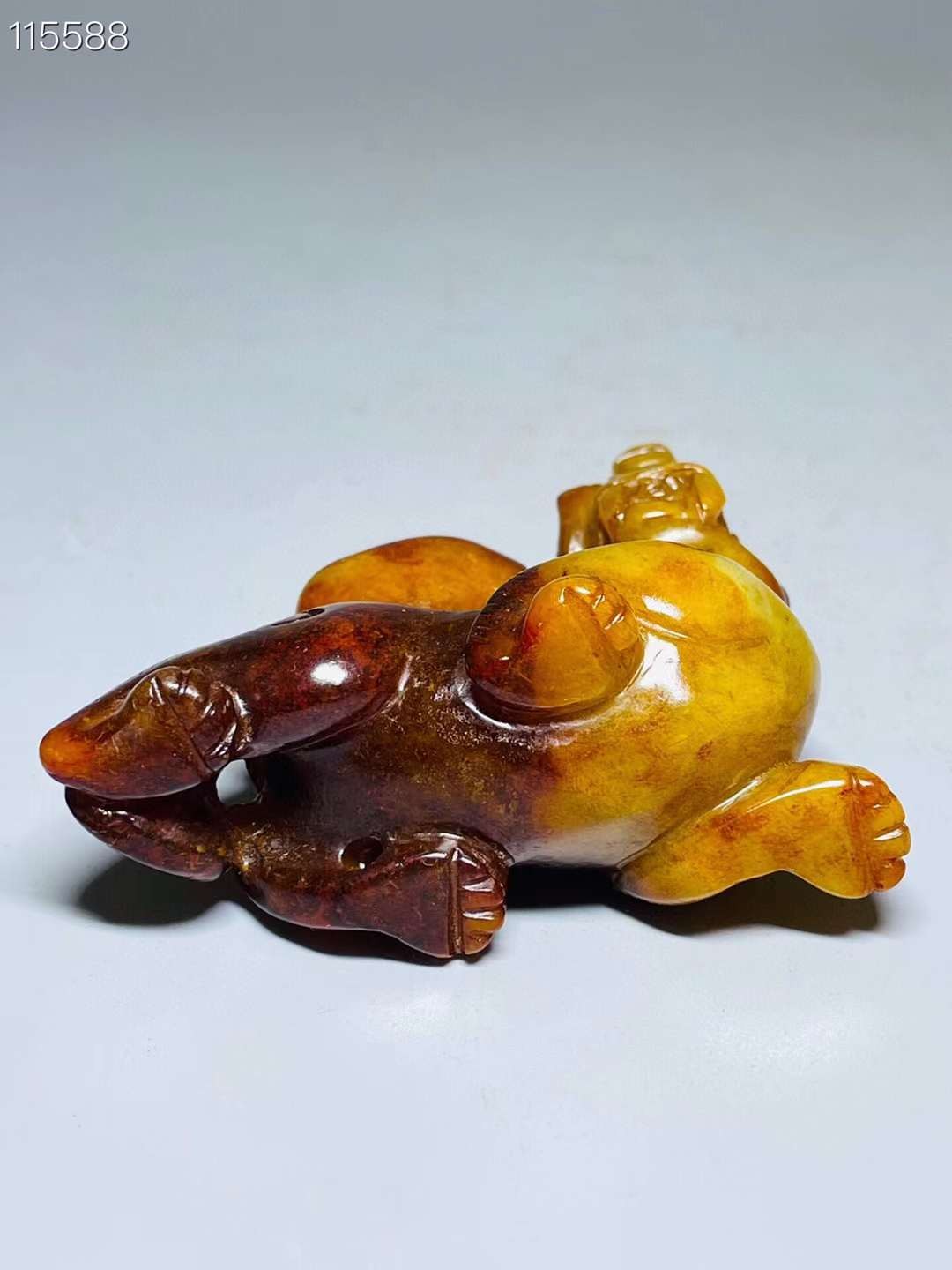 旧藏●精品和田玉精雕子母兽摆件