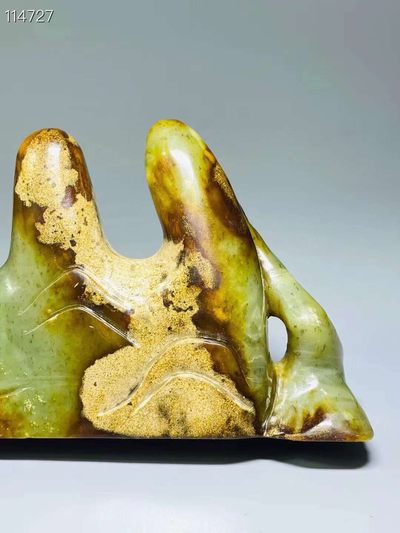 旧藏●精品和田玉精雕毛笔架 旧藏●精品和田玉精雕毛笔架