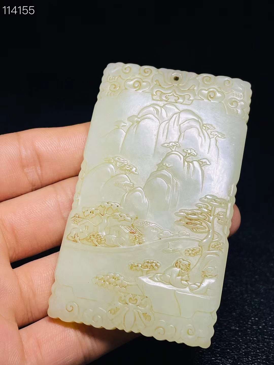 旧藏●精品和田玉精雕山水挂牌
