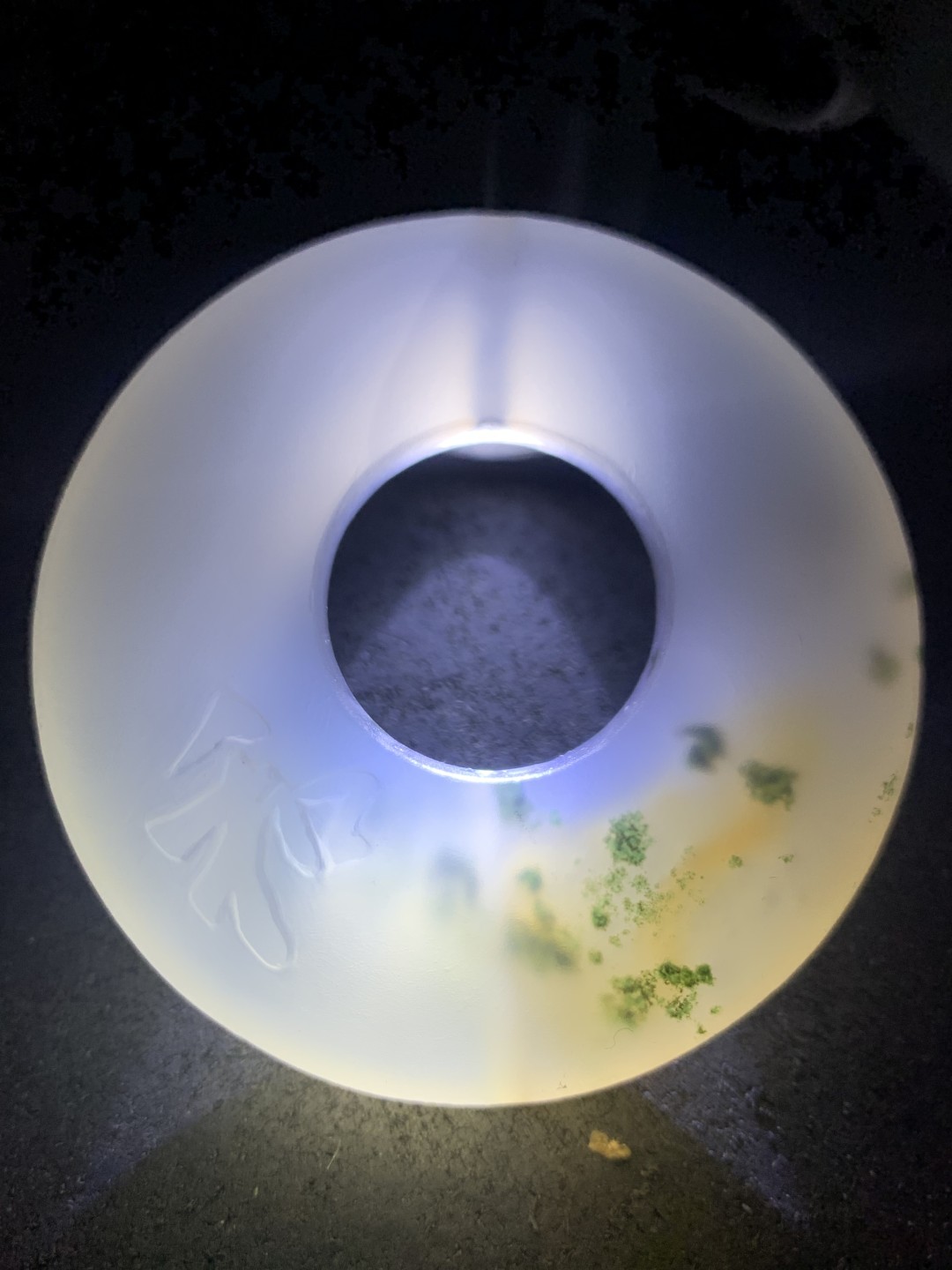 精美亚光高玉化草花纹海洋玉髓手工雕刻和字公主环挂件一个！
