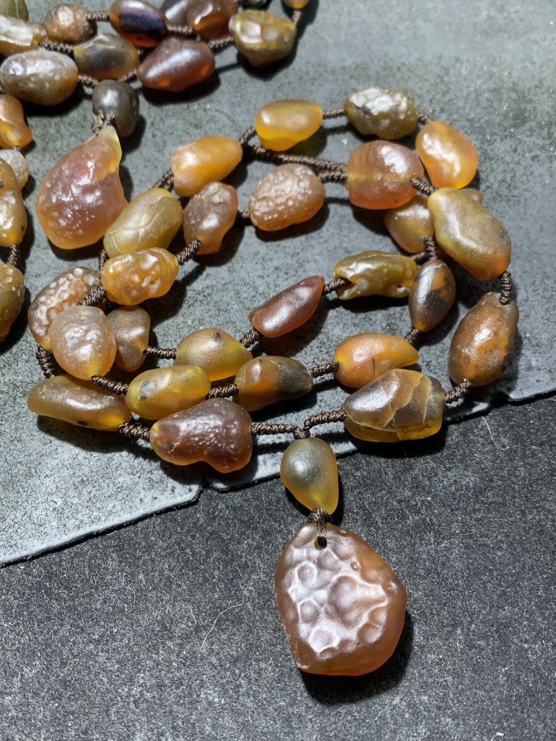 放一条福利！精美天然戈壁酒红色玛瑙原石项链三条，