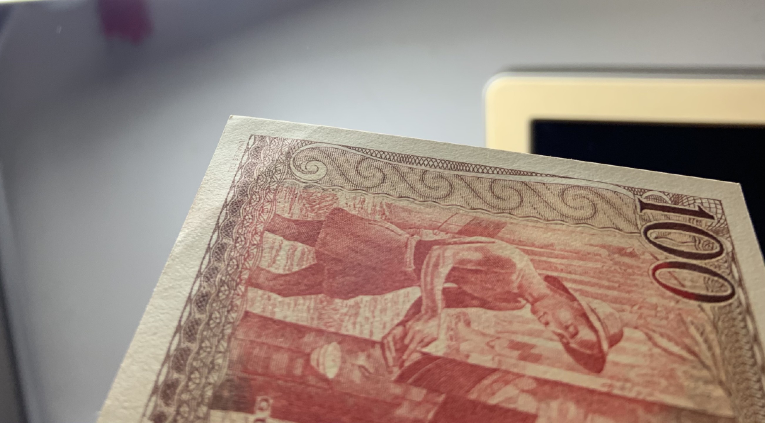 收藏联盟Quantum Auction 第255期拍卖  印度尼西亚1958年100卢比和乌拉圭1991年500比索 品相UNC 边角有瑕疵 细节如图