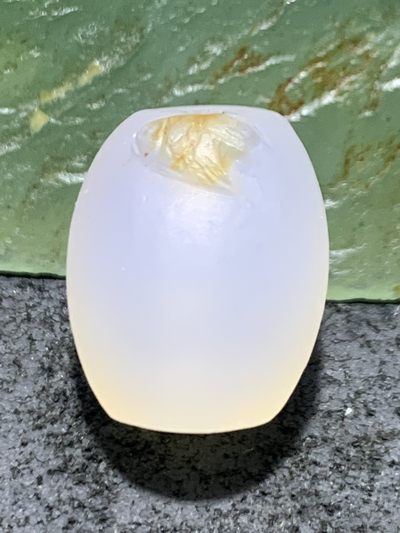 精美亚光高玉化海洋玉髓手工俏色巧雕富贵有余桶珠一个！ - 精美亚光高玉化海洋玉髓手工俏色巧雕富贵有余桶珠一个！