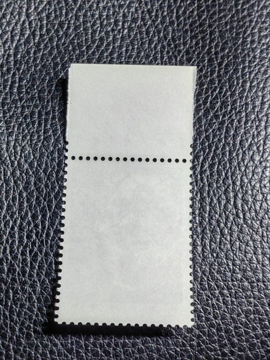 洪涛臻品批发群  精选邮票限时拍卖第二百五十三期 T43西游记新  8-1 厂名一枚，版撕全品嘎嘎绝，评级品相，JT精品热门票，厂名三俗稀缺货，版撕精品藏家首选，喜欢不要错过