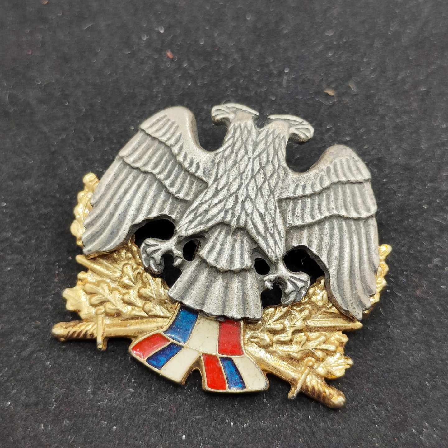 全场0元起拍 第53期 咸鱼国勋章拍卖专场 5月7日（周日）下午6：00开始 南斯拉夫联盟陆军将官帽徽⭐