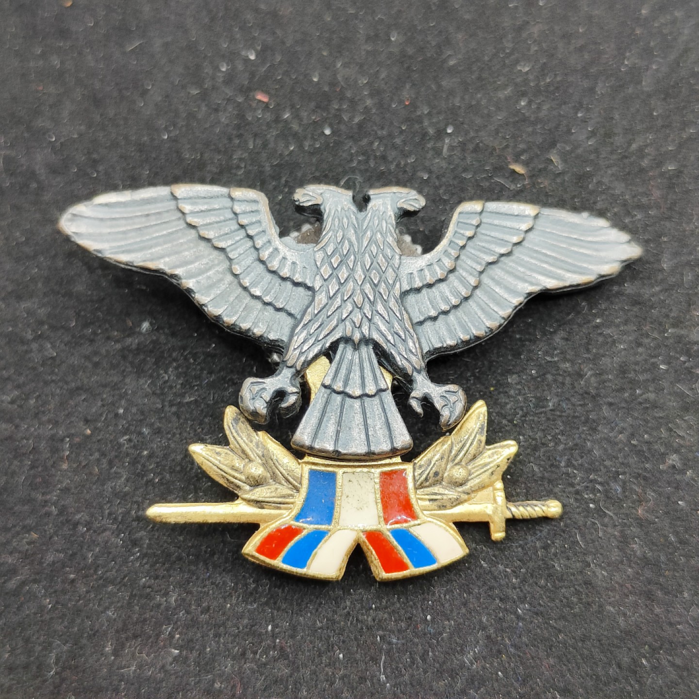 全场0元起拍 第53期 咸鱼国勋章拍卖专场 5月7日（周日）下午6：00开始 南斯拉夫联盟空军帽徽⭐