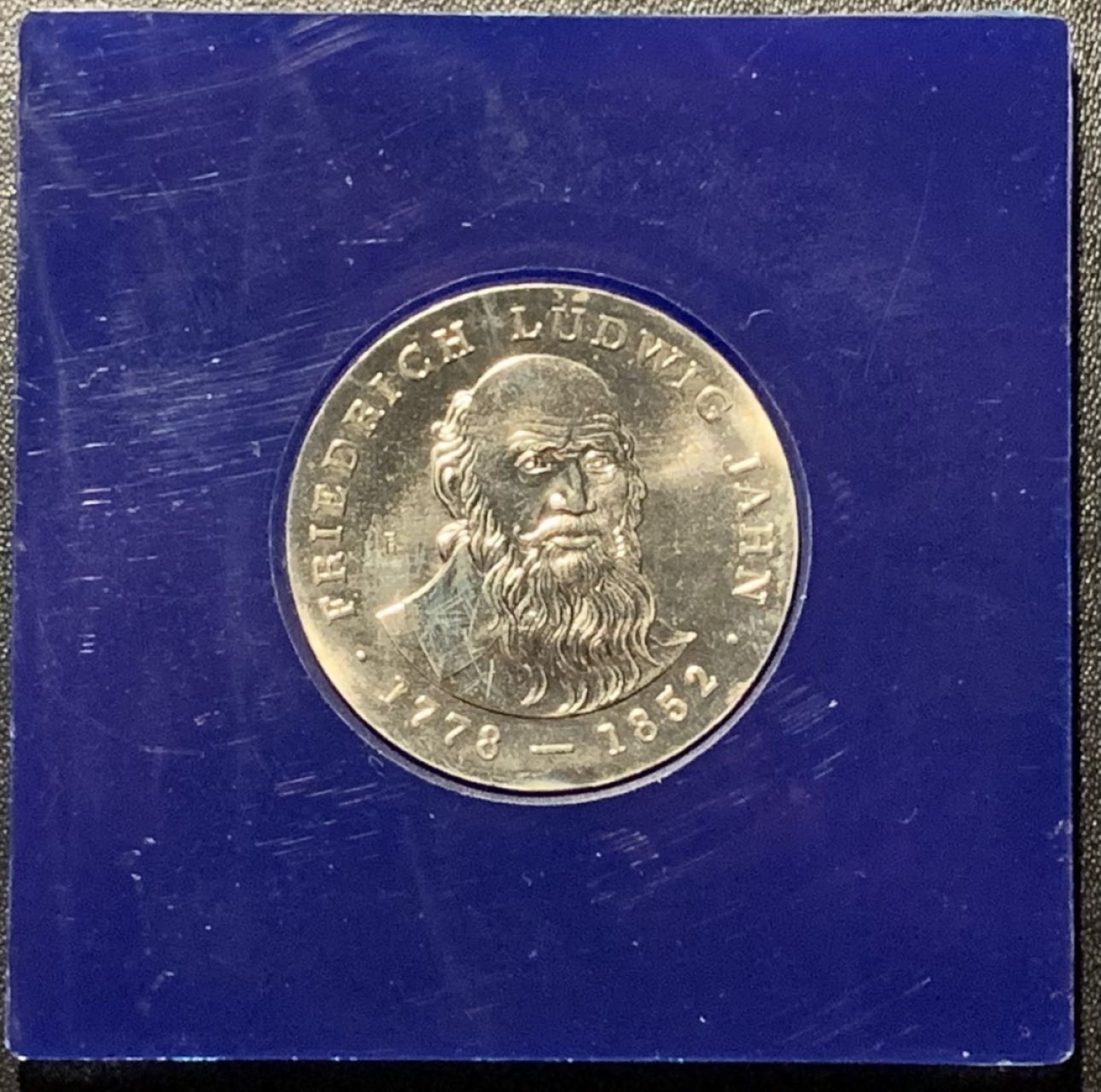 紫瑗钱币——第265期拍卖 民主德国 1977年 弗里德里希·路德维希·杨 逝世125周年 5马克 纪念币 原盒