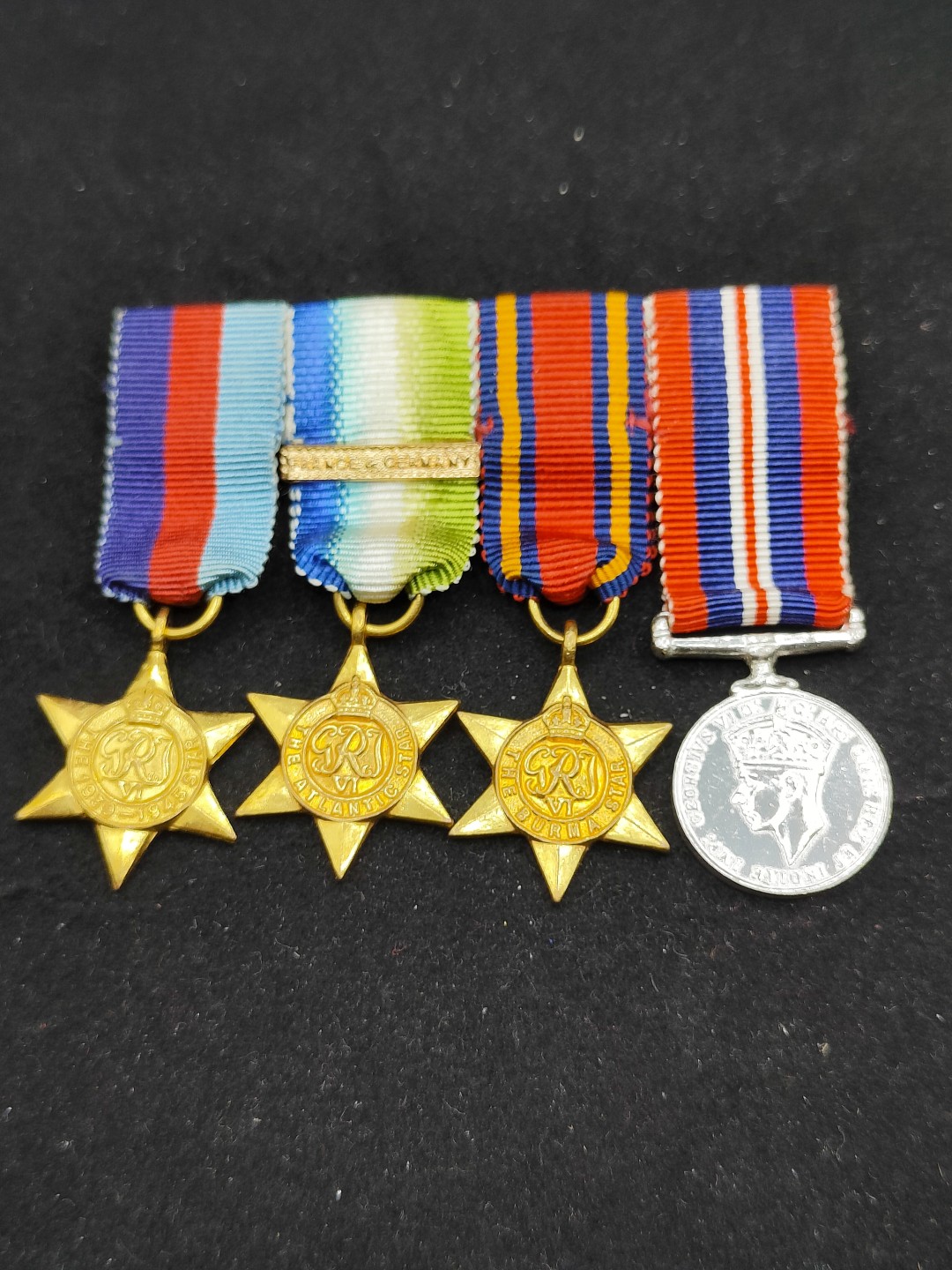 全场0元起拍 第53期 咸鱼国勋章拍卖专场 5月7日（周日）下午6：00开始 英军二战mini章连挂