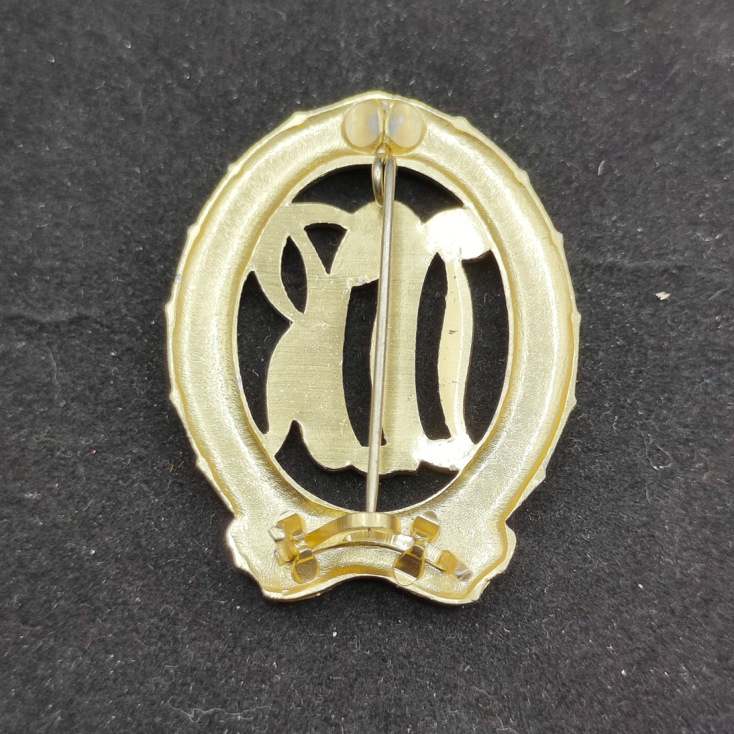 全场0元起拍 第53期 咸鱼国勋章拍卖专场 5月7日（周日）下午6：00开始 东德金级体能章