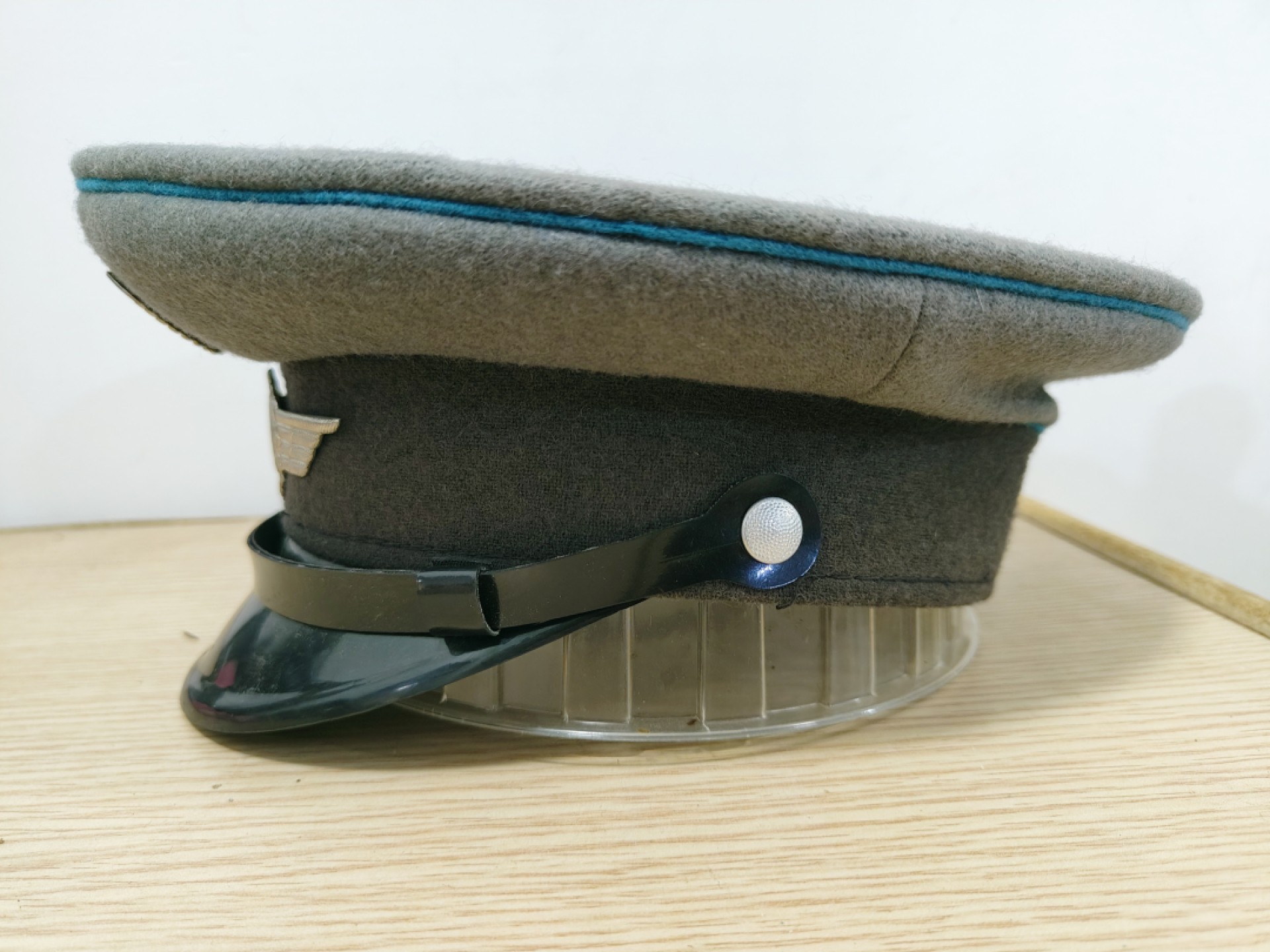 全场0元起拍 第53期 咸鱼国勋章拍卖专场 5月7日（周日）下午6：00开始 东德空军士官大檐帽 58CM