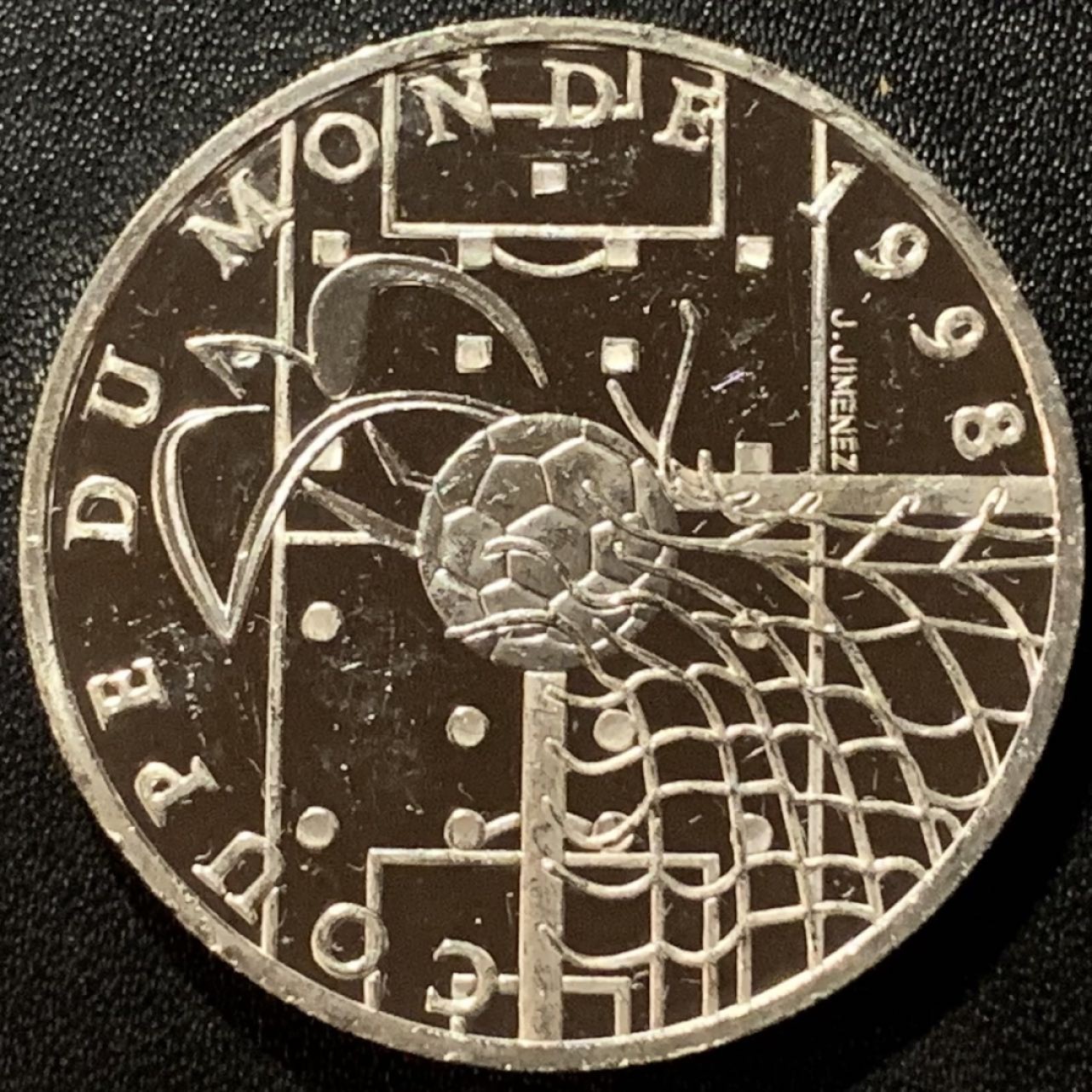 紫瑗钱币——第265期拍卖 法国 1996年 法国世界杯 进球 10法郎 21.16克 0.9银 精制（划痕）