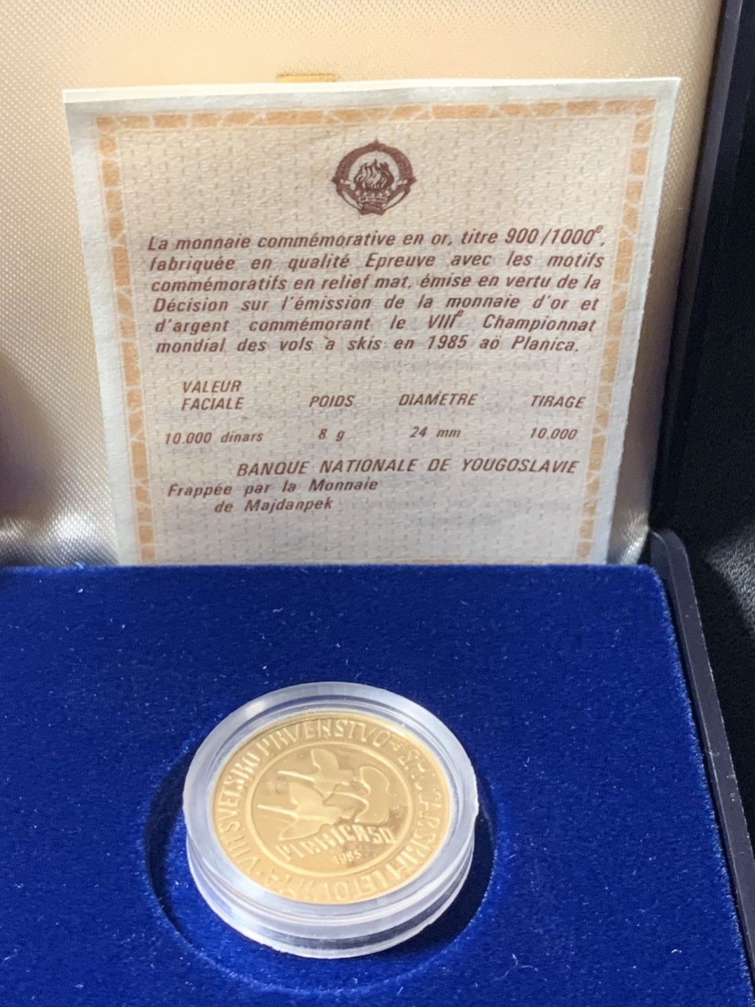 紫瑗钱币——第265期拍卖 南斯拉夫 1985年 跳台滑雪锦标赛 苍鹭 10000第纳尔 8克 0.9金 精制 原盒证书