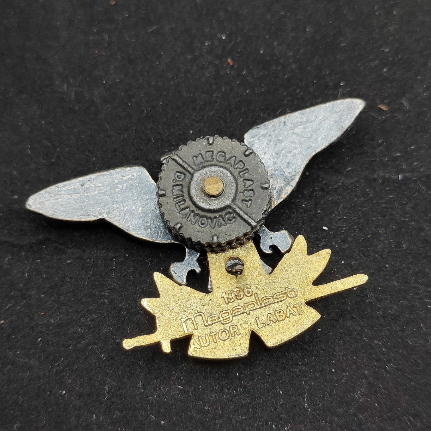 全场0元起拍 第53期 咸鱼国勋章拍卖专场 5月7日（周日）下午6：00开始 南斯拉夫联盟空军帽徽⭐