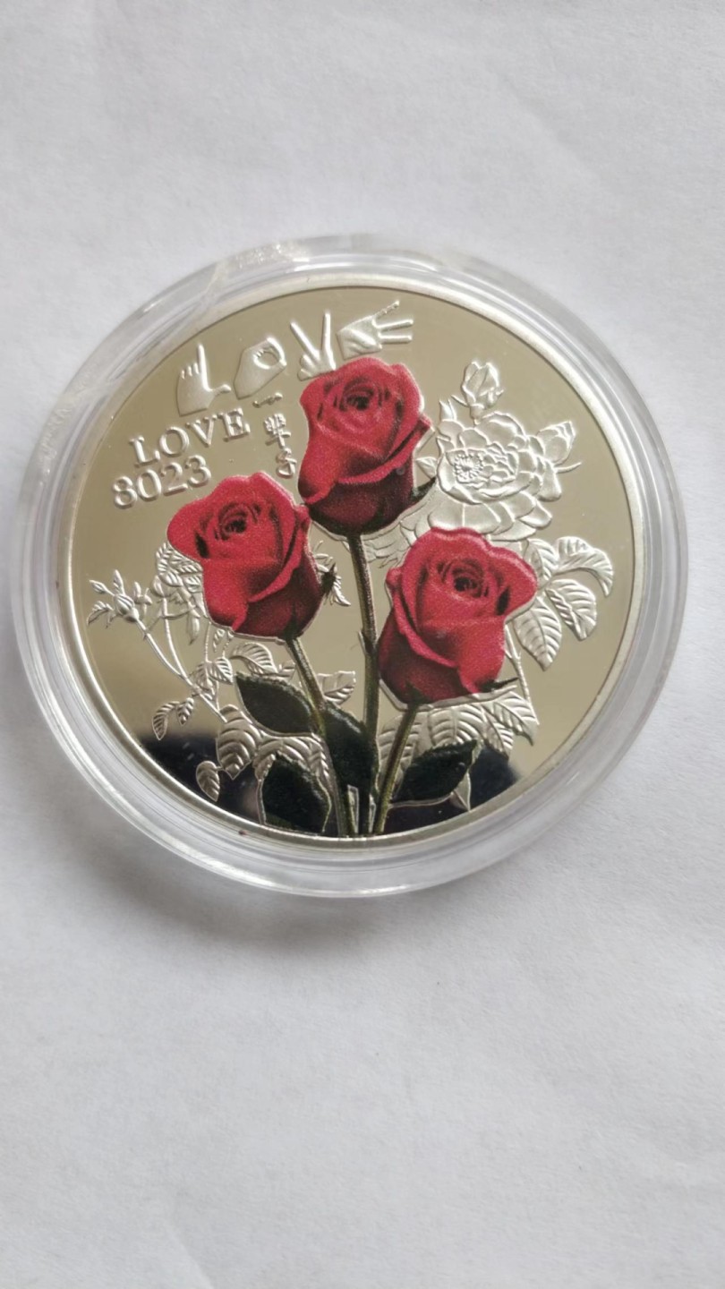 开心收藏，无佣金 非常完美的金色月饼，红玫瑰，包装精美，送给心爱的他