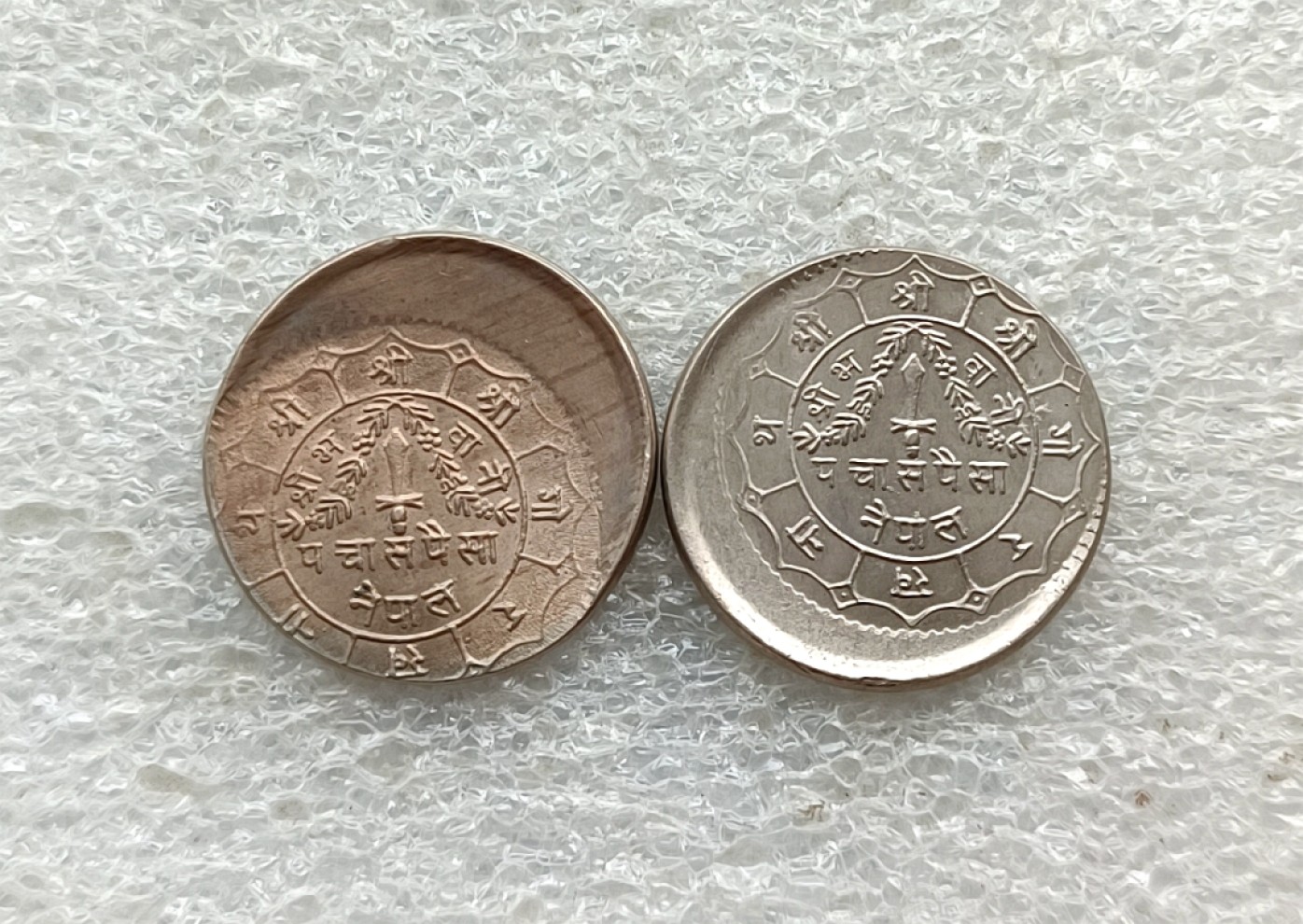 朝鲜常平母钱、日占伪满、民国银元铜板、西藏章嘎/四川卢比、南亚尼泊尔/英属印度、泰国老币、WWF纪念银币，英国银币、精制套币。彼得堡世界钱币勋章拍卖第50期