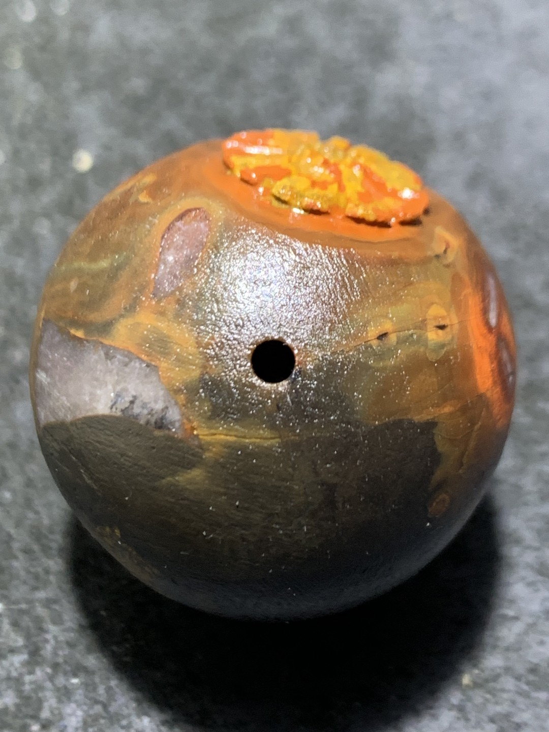 精美冰飘亚光战国红玛瑙巧雕太阳花大珠一个，
