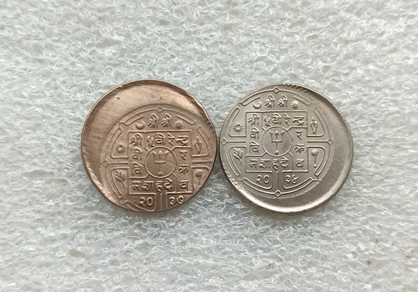 朝鲜常平母钱、日占伪满、民国银元铜板、西藏章嘎/四川卢比、南亚尼泊尔/英属印度、泰国老币、WWF纪念银币，英国银币、精制套币。彼得堡世界钱币勋章拍卖第50期