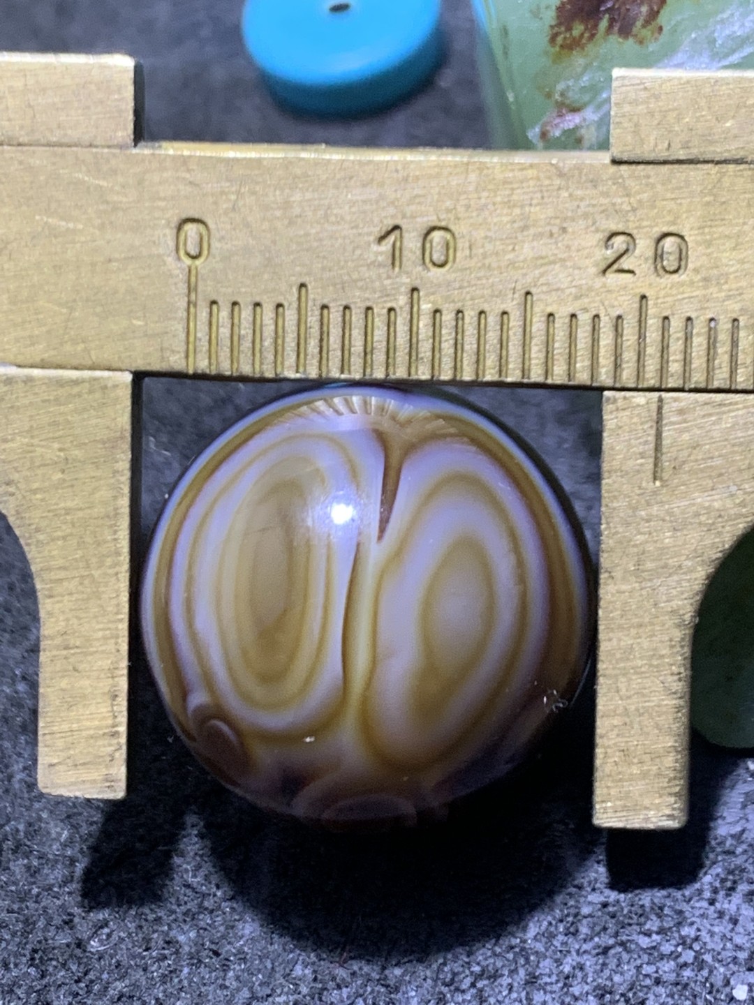 精美8字天眼高玉化缠丝玛瑙2.1圆珠一颗