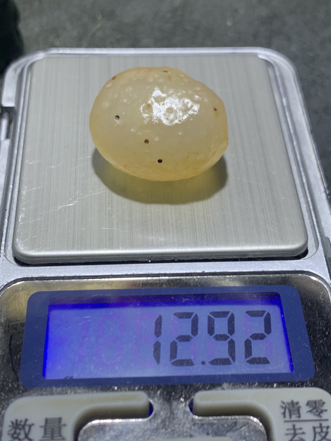 精美天然戈壁麻皮白玛瑙原石一颗