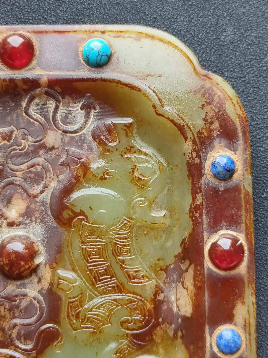 精品和田玉镶翡翠镶松石玉镜，玉质细腻油润底庄干净，保存完好实物如图。