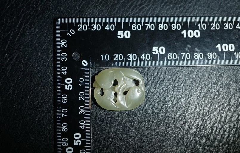 玉石手串文玩杂件 明清工老和田玉双獾挂件