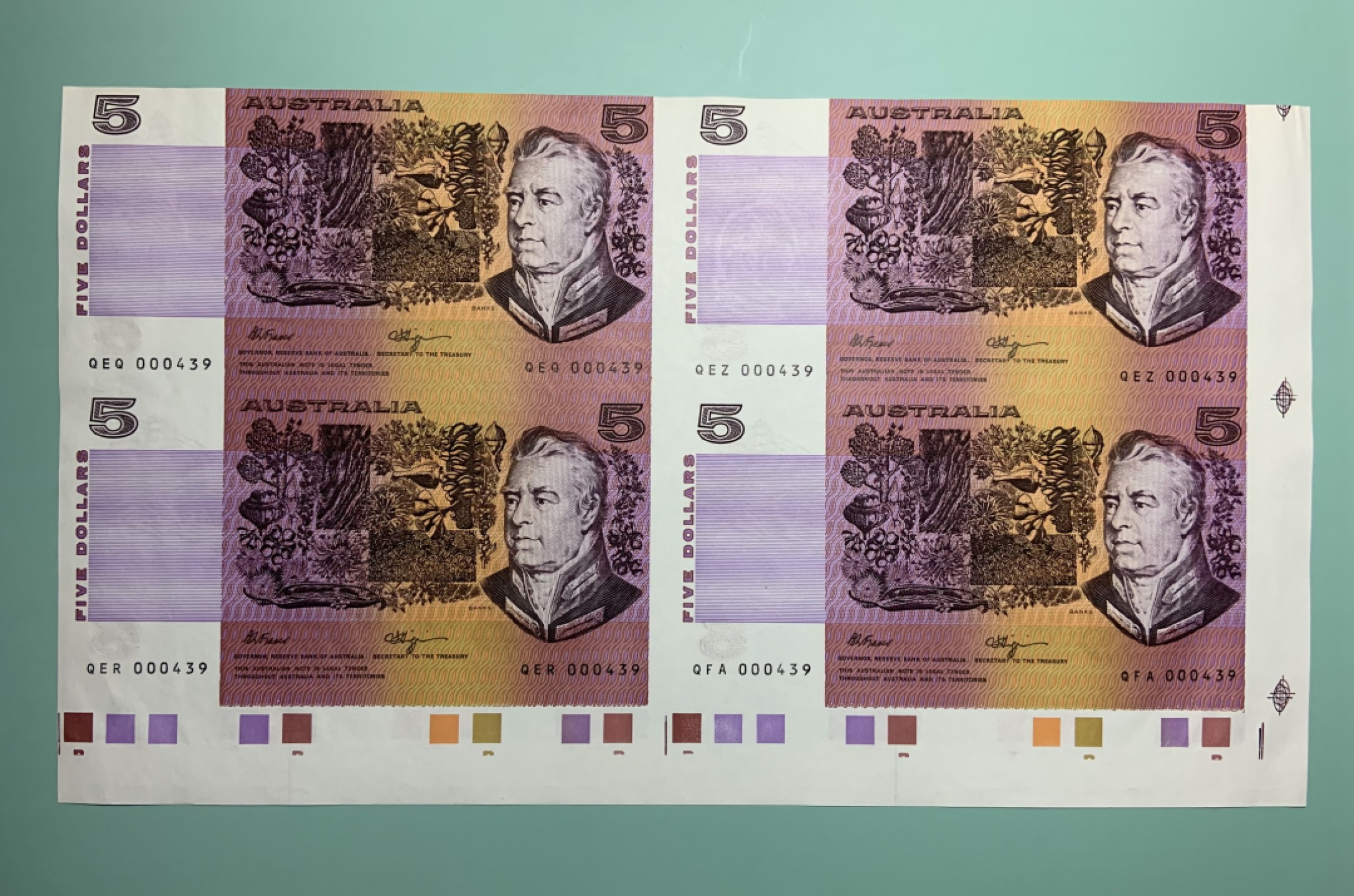 收藏联盟Quantum Auction 第256期拍卖  澳大利亚1990年5元四连体 品相UNC- 千位号 