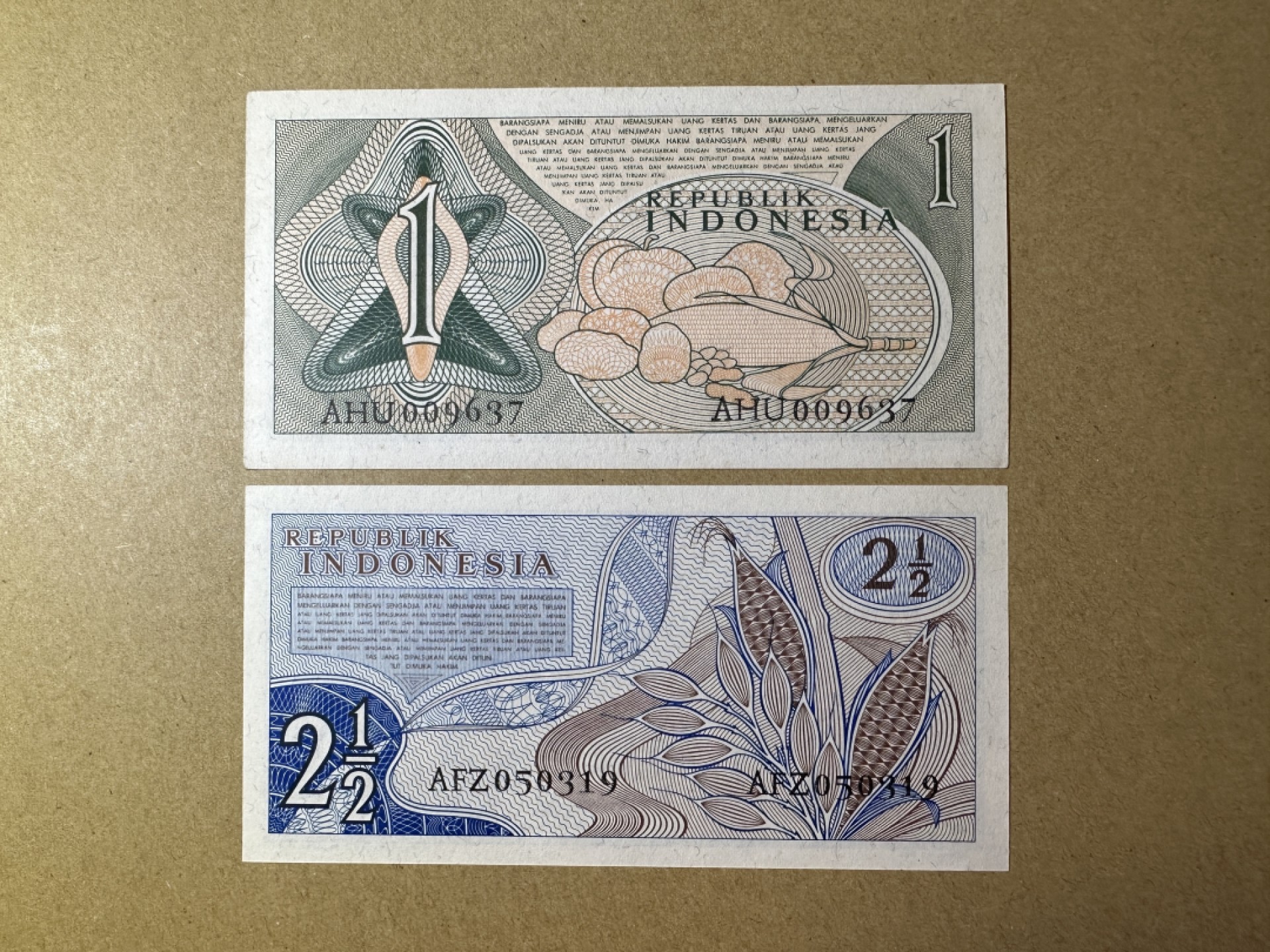 《张总收藏》99期——外币精品100拍 印度尼西亚1、2.5盾2张 UNC 1960年版本