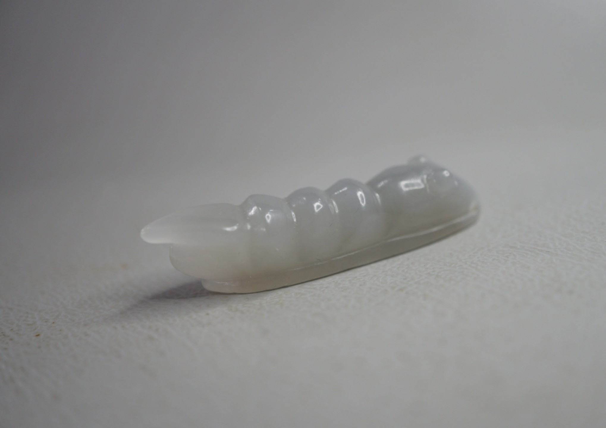 玉石手串文玩杂件 和田玉玉蚕挂件