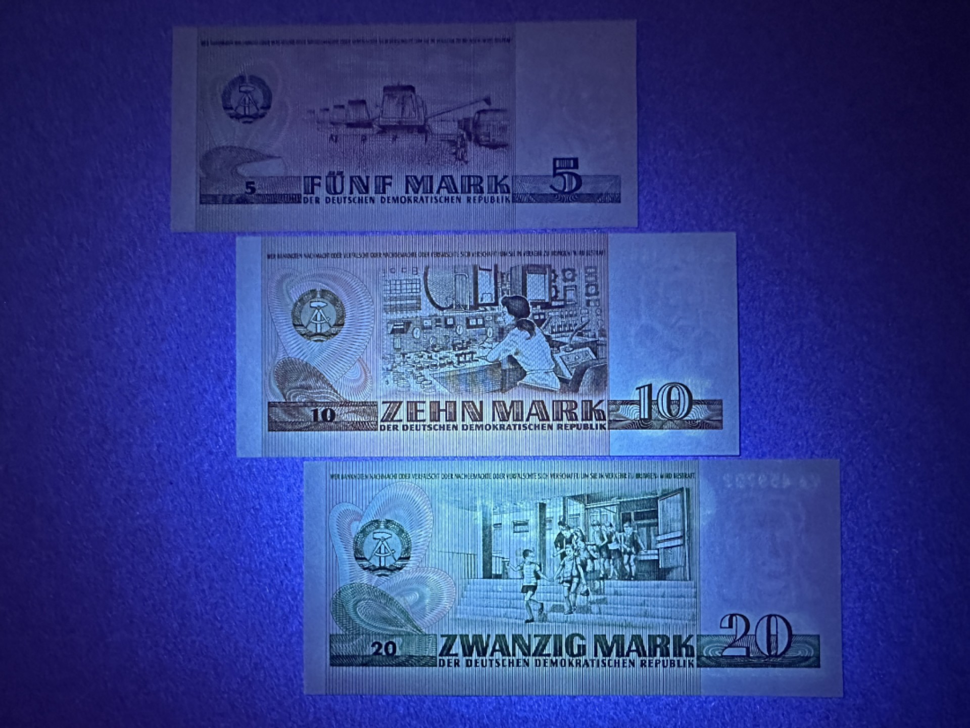 《张总收藏》99期——外币精品100拍 东德5、10、20马克3张 UNC 1975年