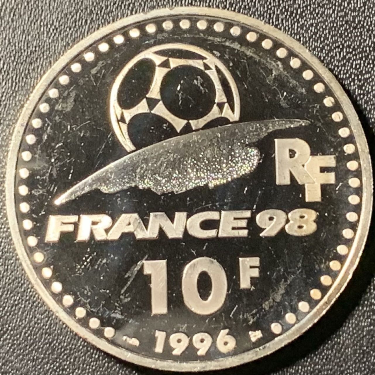 紫瑗钱币——第285期拍卖 法国 1996年 法国世界杯 进球 10法郎 21.16克 0.9银 精制（划痕）
