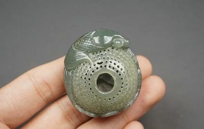 玉石翡翠玛瑙｜拍卖专场 - 和田玉精工鱼篓挂件/香插