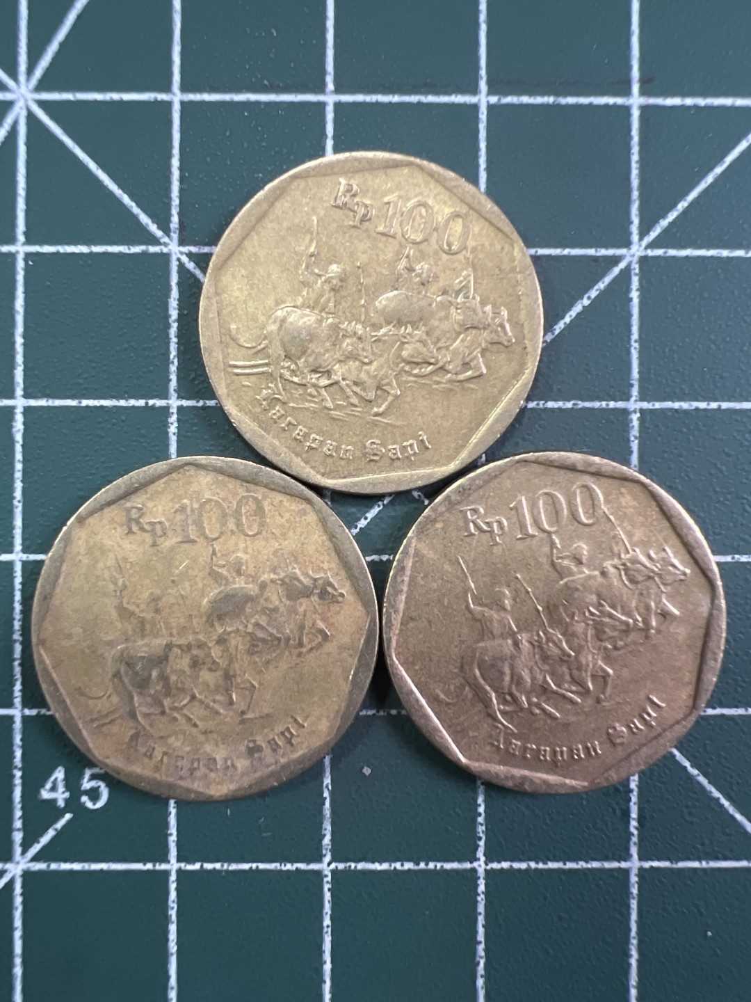 泡泡堂第305期  世界硬币 （无押金，捡漏，全场20包邮，偏远地区除外，接收代拍业务） 印尼100卢比三枚
