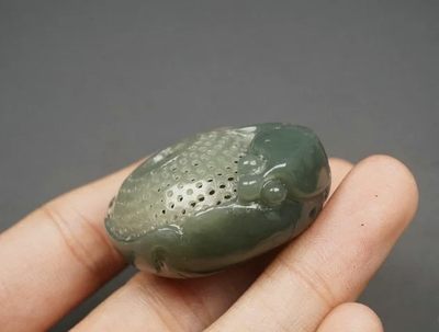 玉石翡翠玛瑙｜拍卖专场 和田玉精工鱼篓挂件/香插