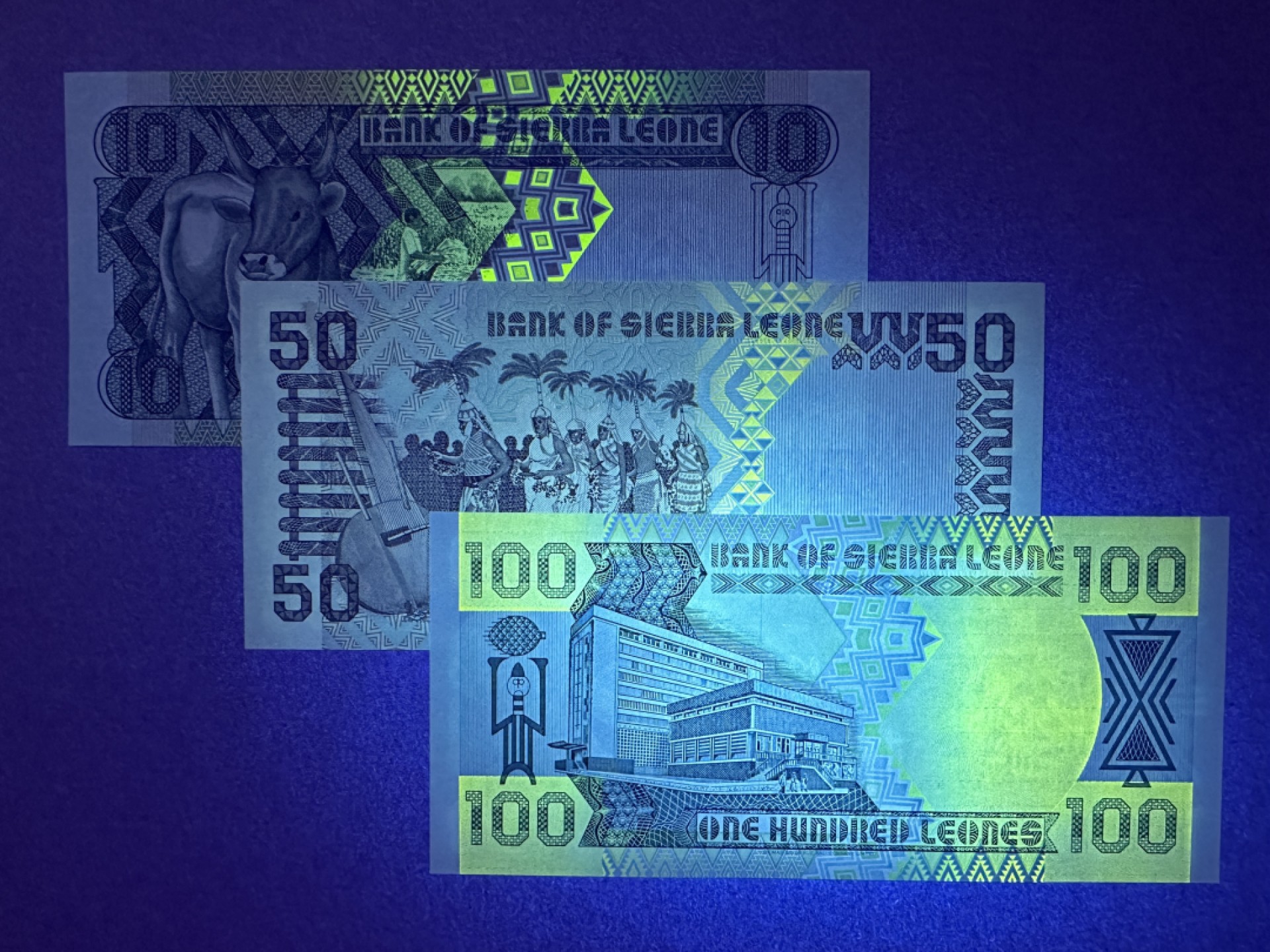 《张总收藏》99期——外币精品100拍 塞拉利昂10、50、100元3张 UNC 1989年 塞拉利昂总统约瑟夫·赛义杜·莫莫