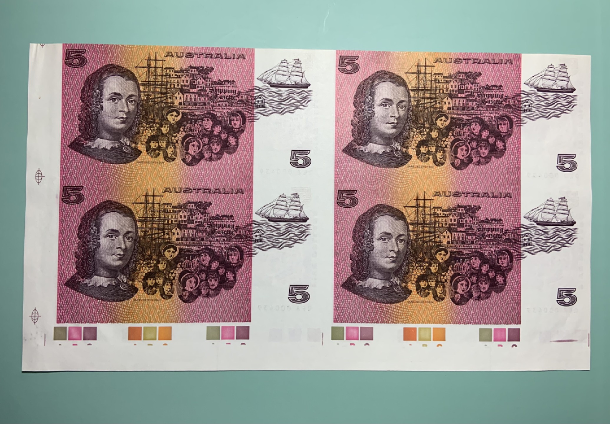 收藏联盟Quantum Auction 第256期拍卖  澳大利亚1990年5元四连体 品相UNC- 千位号 