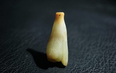 玉石翡翠玛瑙｜拍卖专场 明清工老和田玉兰花挂件