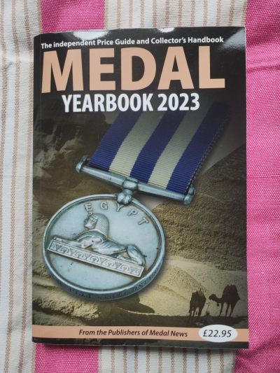 世界精品徽章拍卖～久违的第三场 - 最新版英章工具书，Medal Yearbook 2023