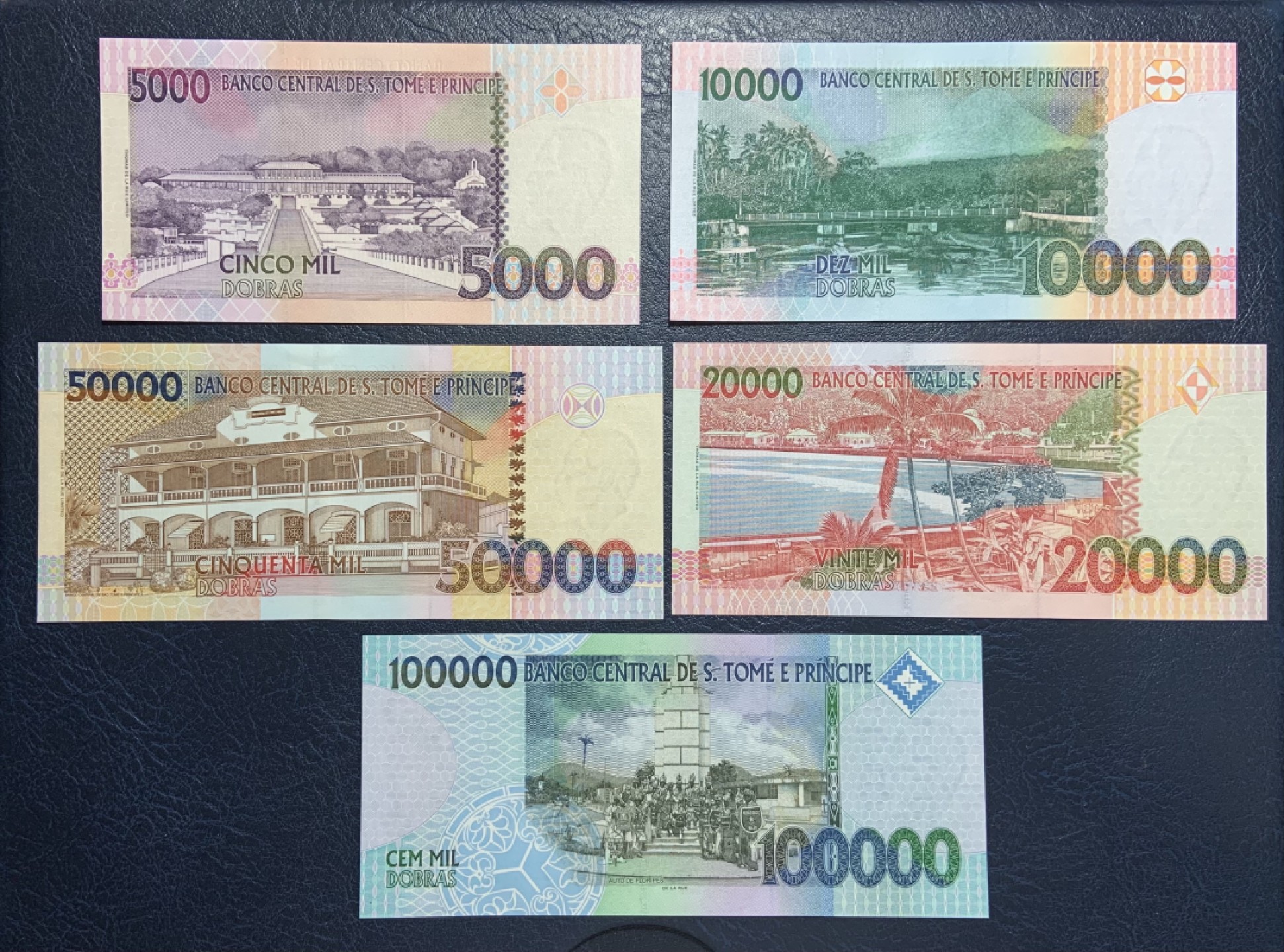收藏联盟Quantum Auction 第257期拍卖  圣多美和普林西比2013年5000-100000多巴斯首发冠一套 品相全新UNC 十大最佳纸钞