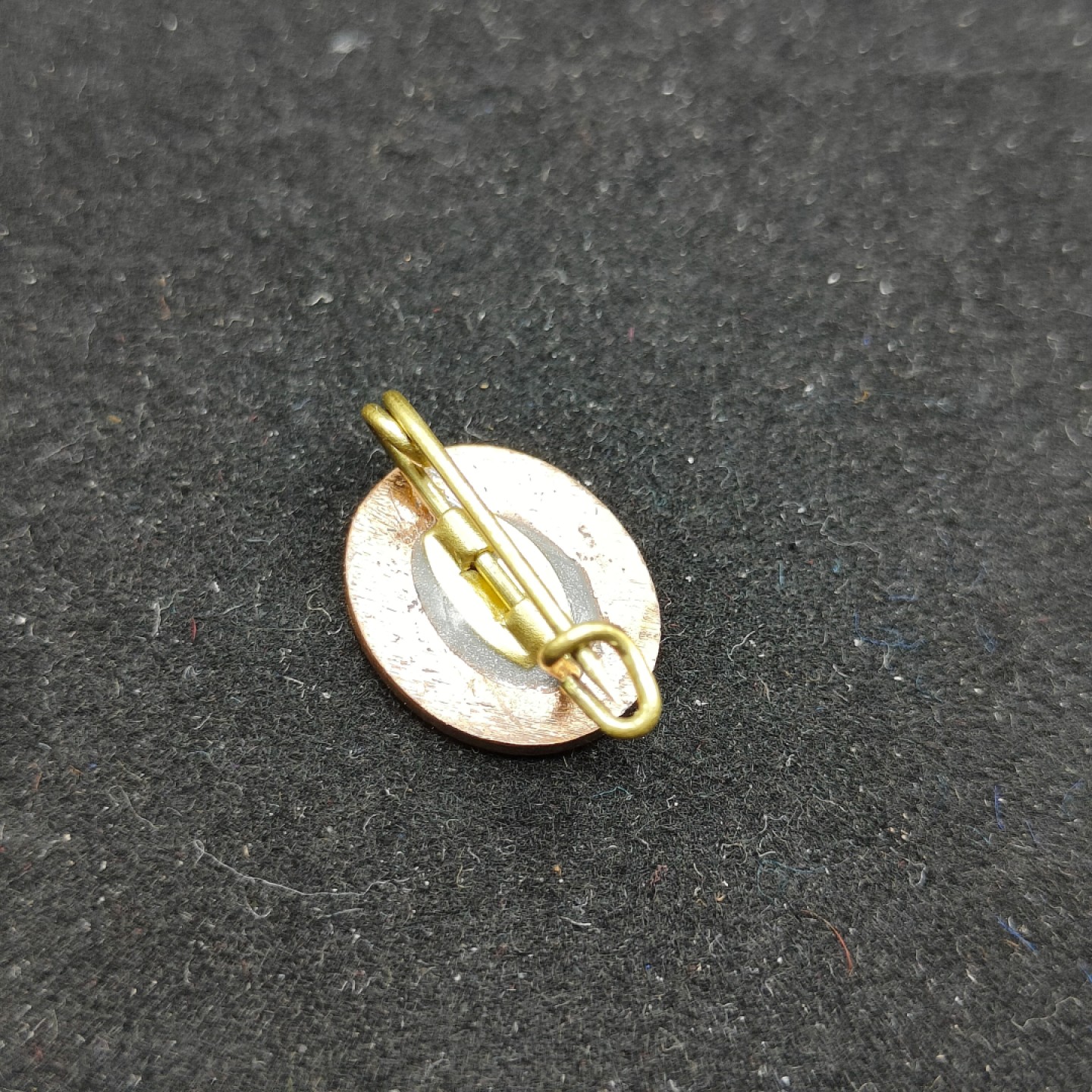 全场0元起拍 第54期 咸鱼国勋章拍卖专场 5月10日（周三）下午6：00开始 东德SED社会统一党党徽 早期珐琅版