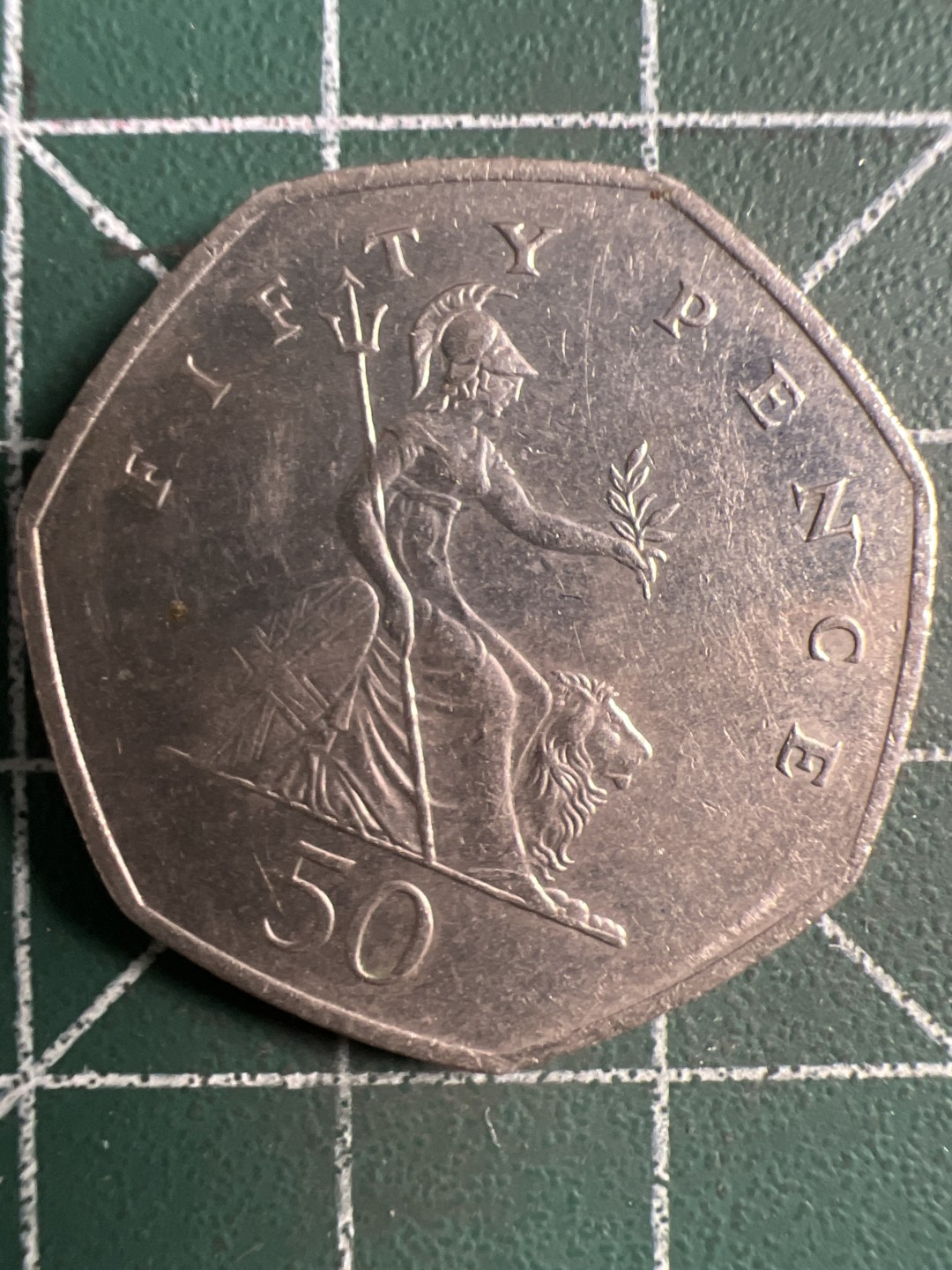 泡泡堂微拍第148幕硬币捡漏可累计专场👿👿，累计满二十元包邮，接受代拍业务 英国50便士1977年纪念币行走女神